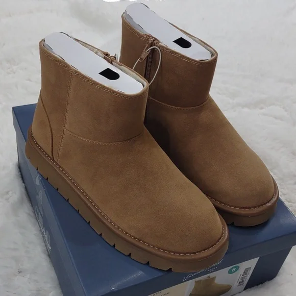 Universal Thread May Boots Memory Foam, Size 8. - Picture 5 of 17